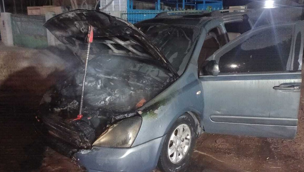 Un auto se prendió fuego en el sur de la Ciudad