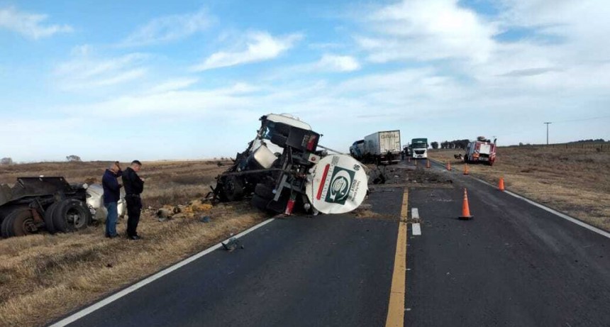 Dos camiones chocaron frontalmente en Ruta 7 en cercanías de Washington