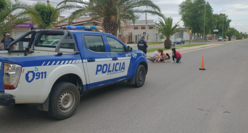 Una persona se cayó de su motocicleta y debió ser hospitalizado